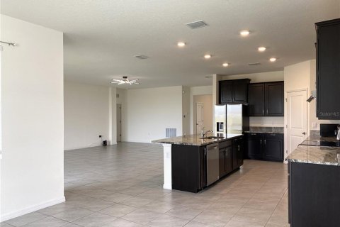 House in Spring Hill, Florida 4 bedrooms, 235.69 sq.m. № 1547205 - photo 10