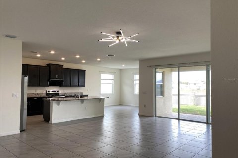 House in Spring Hill, Florida 4 bedrooms, 235.69 sq.m. № 1547205 - photo 6