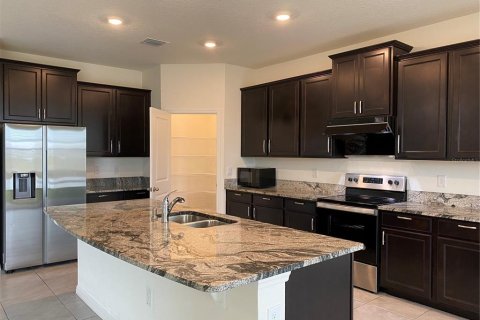 House in Spring Hill, Florida 4 bedrooms, 235.69 sq.m. № 1547205 - photo 15