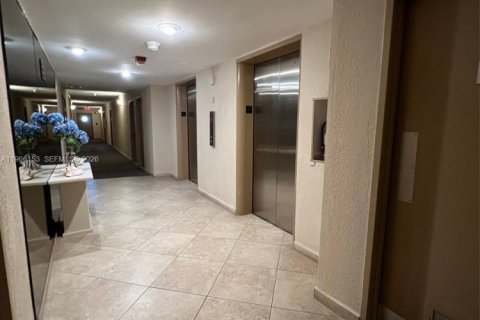 Купить кондоминиум в Серфсайд, Флорида 2 спальни, 119.38м2, № 2028065 - фото 20