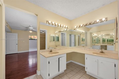 Condominio en venta en Aventura, Florida, 2 dormitorios, 101.82 m2 № 1477409 - foto 19