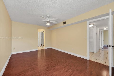 Condominio en venta en Aventura, Florida, 2 dormitorios, 101.82 m2 № 1477409 - foto 16