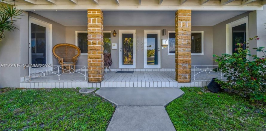 Дом в Бискейн-Парк, Флорида 2 спальни, 167.69м2 № 2006087