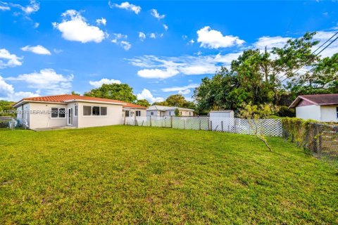 Снять в аренду виллу или дом в Бискейн-Парк, Флорида 2 спальни, 167.69м2, № 2006087 - фото 10