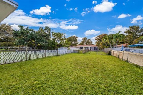 Снять в аренду виллу или дом в Бискейн-Парк, Флорида 2 спальни, 167.69м2, № 2006087 - фото 8