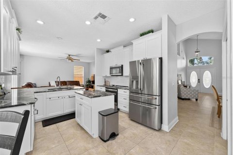 House in Apopka, Florida 4 bedrooms, 209.59 sq.m. № 1902400 - photo 7