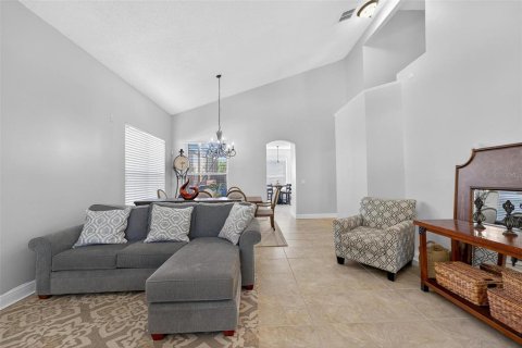 House in Apopka, Florida 4 bedrooms, 209.59 sq.m. № 1902400 - photo 4