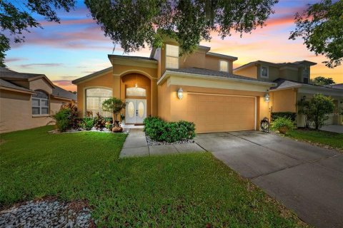 House in Apopka, Florida 4 bedrooms, 209.59 sq.m. № 1902400 - photo 1