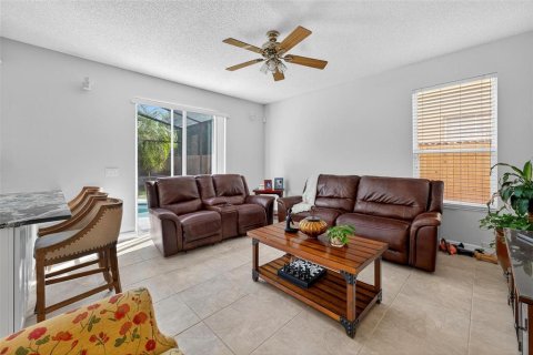 House in Apopka, Florida 4 bedrooms, 209.59 sq.m. № 1902400 - photo 17