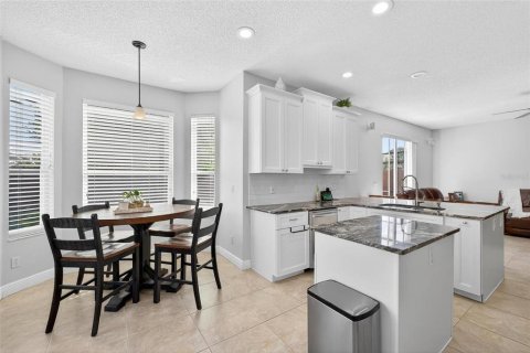 House in Apopka, Florida 4 bedrooms, 209.59 sq.m. № 1902400 - photo 11