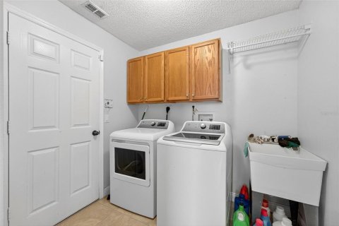 House in Apopka, Florida 4 bedrooms, 209.59 sq.m. № 1902400 - photo 20