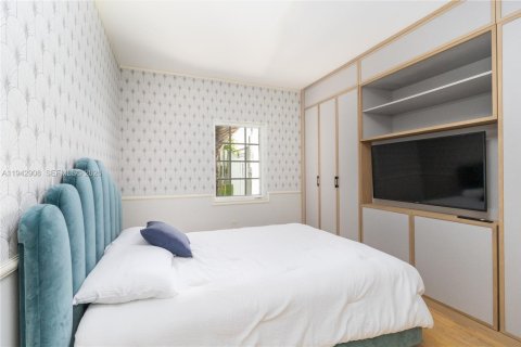 Condo in Miami Beach, Florida, 1 bedroom  № 2004766 - photo 3