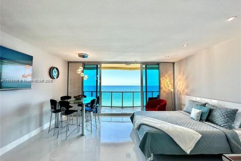 Copropriété à louer à Hollywood, Floride: 51.1 m2 № 1964992 - photo 5