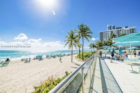 Copropriété à louer à Hollywood, Floride: 51.1 m2 № 1964992 - photo 21