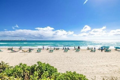 Copropriété à louer à Hollywood, Floride: 51.1 m2 № 1964992 - photo 20