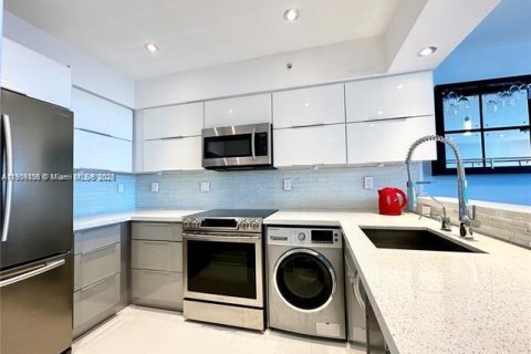 Copropriété à louer à Hollywood, Floride: 51.1 m2 № 1964992 - photo 12