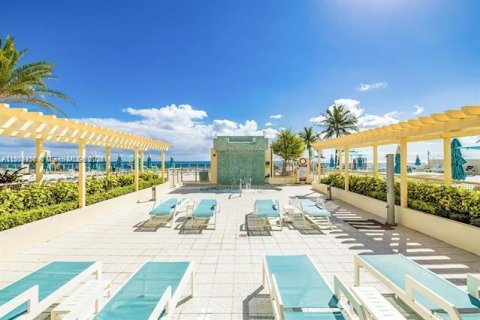 Copropriété à louer à Hollywood, Floride: 51.1 m2 № 1964992 - photo 25