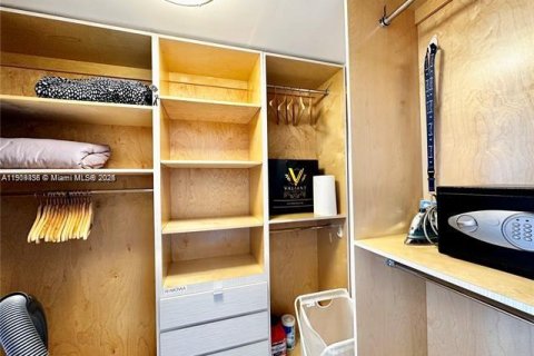 Copropriété à louer à Hollywood, Floride: 51.1 m2 № 1964992 - photo 15