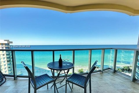 Copropriété à louer à Hollywood, Floride: 51.1 m2 № 1964992 - photo 2