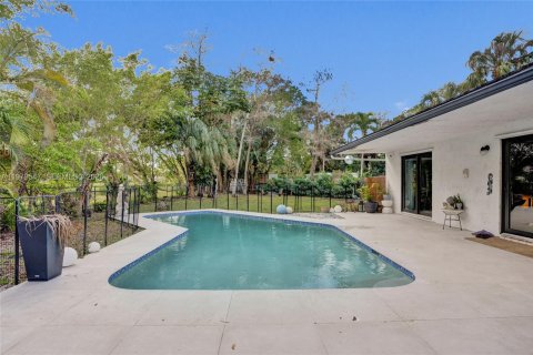 House in Coral Springs, Florida 4 bedrooms, 219.44 sq.m. № 2043978 - photo 30