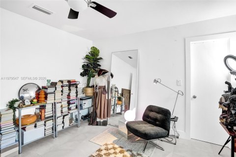 House in Coral Springs, Florida 4 bedrooms, 219.44 sq.m. № 2043978 - photo 26