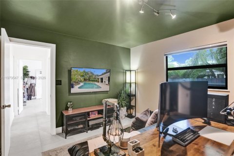 House in Coral Springs, Florida 4 bedrooms, 219.44 sq.m. № 2043978 - photo 23