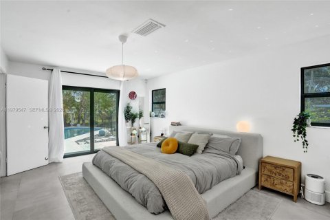 House in Coral Springs, Florida 4 bedrooms, 219.44 sq.m. № 2043978 - photo 16