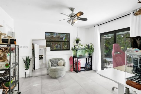 House in Coral Springs, Florida 4 bedrooms, 219.44 sq.m. № 2043978 - photo 15