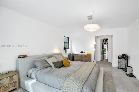 House in Coral Springs, Florida 4 bedrooms, 219.44 sq.m. № 2043978 - photo 17