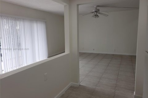 Condominio en alquiler en Davie, Florida, 2 dormitorios, 111.48 m2 № 1988258 - foto 7