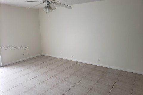 Condominio en alquiler en Davie, Florida, 2 dormitorios, 111.48 m2 № 1988258 - foto 2