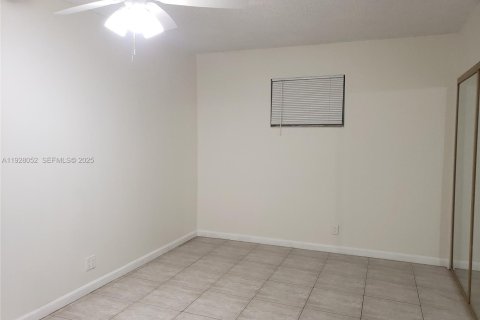 Condominio en alquiler en Davie, Florida, 2 dormitorios, 111.48 m2 № 1988258 - foto 12