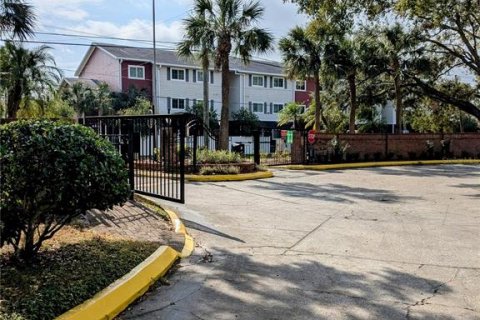 Condo in Tampa, Florida, 1 bedroom  № 2101338 - photo 17