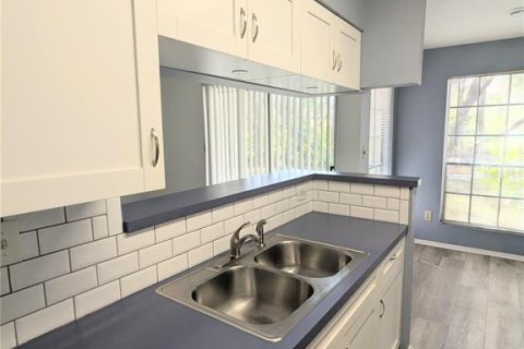 Condo in Tampa, Florida, 1 bedroom  № 2101338 - photo 7