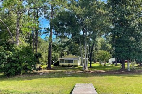 House in Hawthorne, Florida 2 bedrooms, 99.59 sq.m. № 1841576 - photo 1