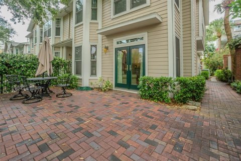 Adosado en venta en Saint Petersburg, Florida, 3 dormitorios, 160.26 m2 № 1746968 - foto 2