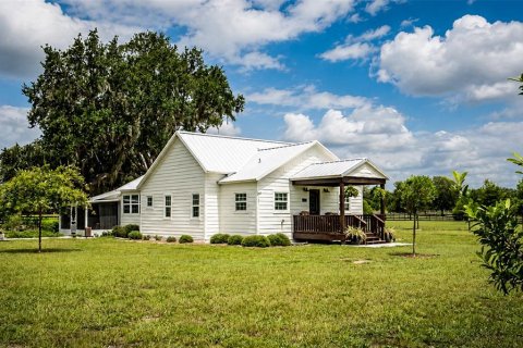 House in Sumter, Florida 3 bedrooms, 145.39 sq.m. № 2299590