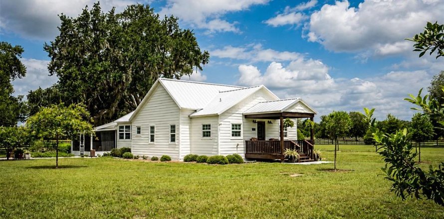 House in Sumter, Florida 3 bedrooms, 145.39 sq.m. № 2299590