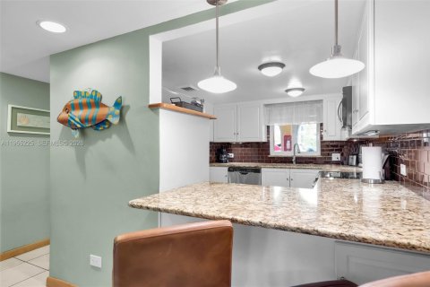 Купить кондоминиум в Марафон, Флорида 3 спальни, 132.57м2, № 2011095 - фото 16