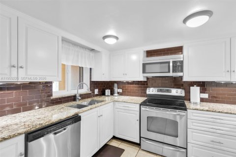 Купить кондоминиум в Марафон, Флорида 3 спальни, 132.57м2, № 2011095 - фото 18