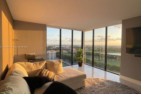 Condo in Doral, Florida, 3 bedrooms  № 1942317 - photo 3