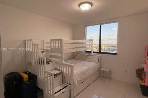 Condo in Doral, Florida, 3 bedrooms  № 1942317 - photo 10