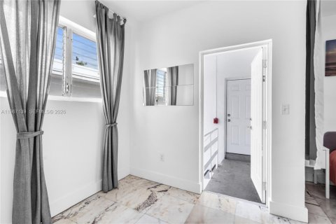 Condo in Miami Beach, Florida, 1 bedroom  № 2028462 - photo 9
