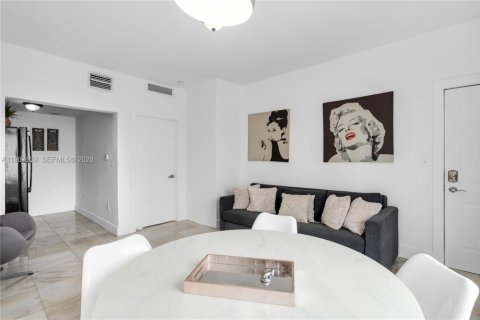 Condo in Miami Beach, Florida, 1 bedroom  № 2028462 - photo 3