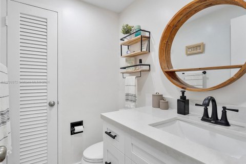 Copropriété à louer à Hollywood, Floride: 1 chambre, 75.44 m2 № 1896359 - photo 13