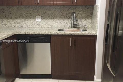 Condo in Miami, Florida, 1 bedroom  № 2393229