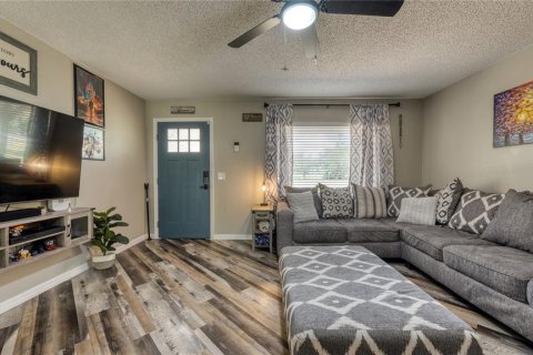 House in Winter Haven, Florida 3 bedrooms, 91.51 sq.m. № 1616151 - photo 9