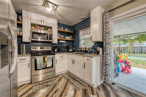 House in Winter Haven, Florida 3 bedrooms, 91.51 sq.m. № 1616151 - photo 17