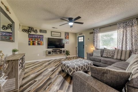 House in Winter Haven, Florida 3 bedrooms, 91.51 sq.m. № 1616151 - photo 12