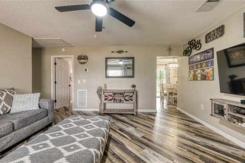 House in Winter Haven, Florida 3 bedrooms, 91.51 sq.m. № 1616151 - photo 8